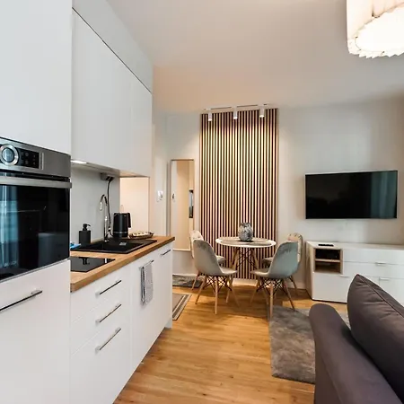 Aleja Solidarnosci Modern * 华沙