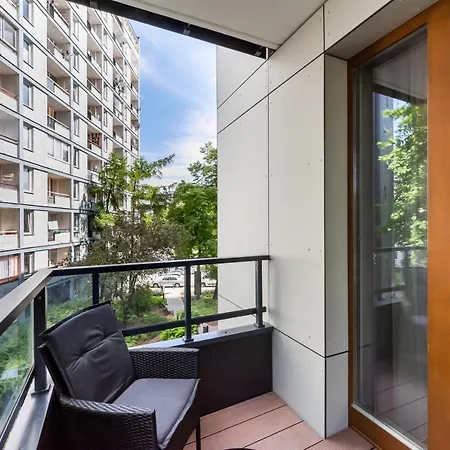 Aleja Solidarnosci Modern 公寓 *