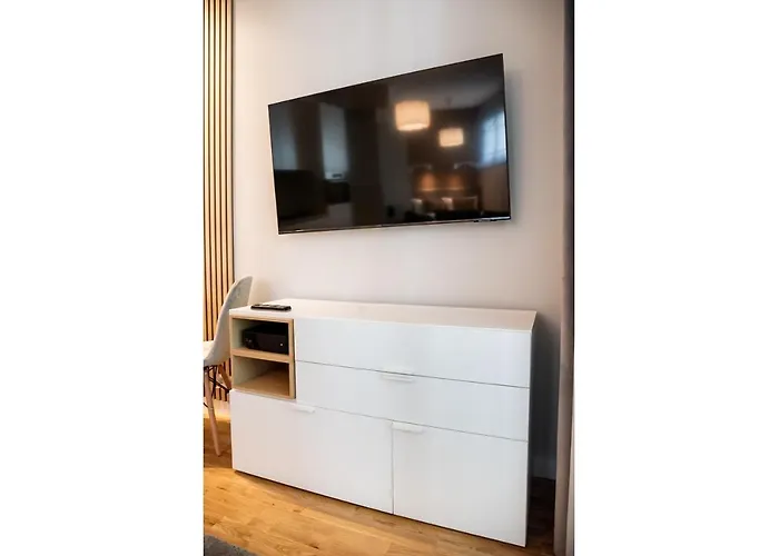 Aleja Solidarnosci Modern *