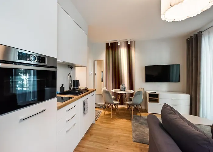 Aleja Solidarnosci Modern * Warschau