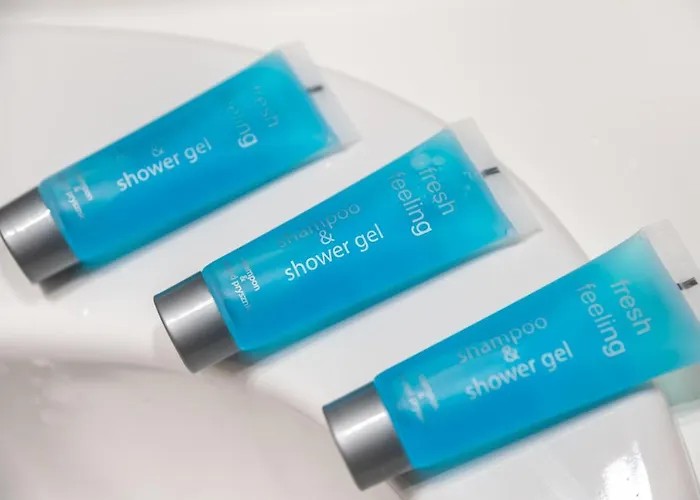 Aleja Solidarnosci Modern * ורשה