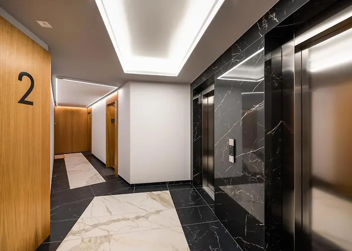 Aleja Solidarnosci Modern דירה *