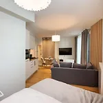 Aleja Solidarnosci Modern Apartmán